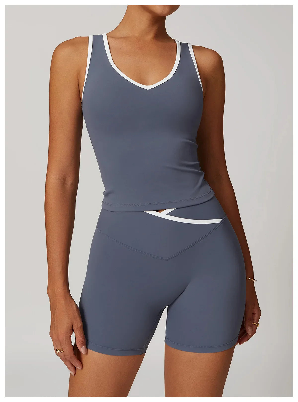 Active Line – Contrast Trim Tank