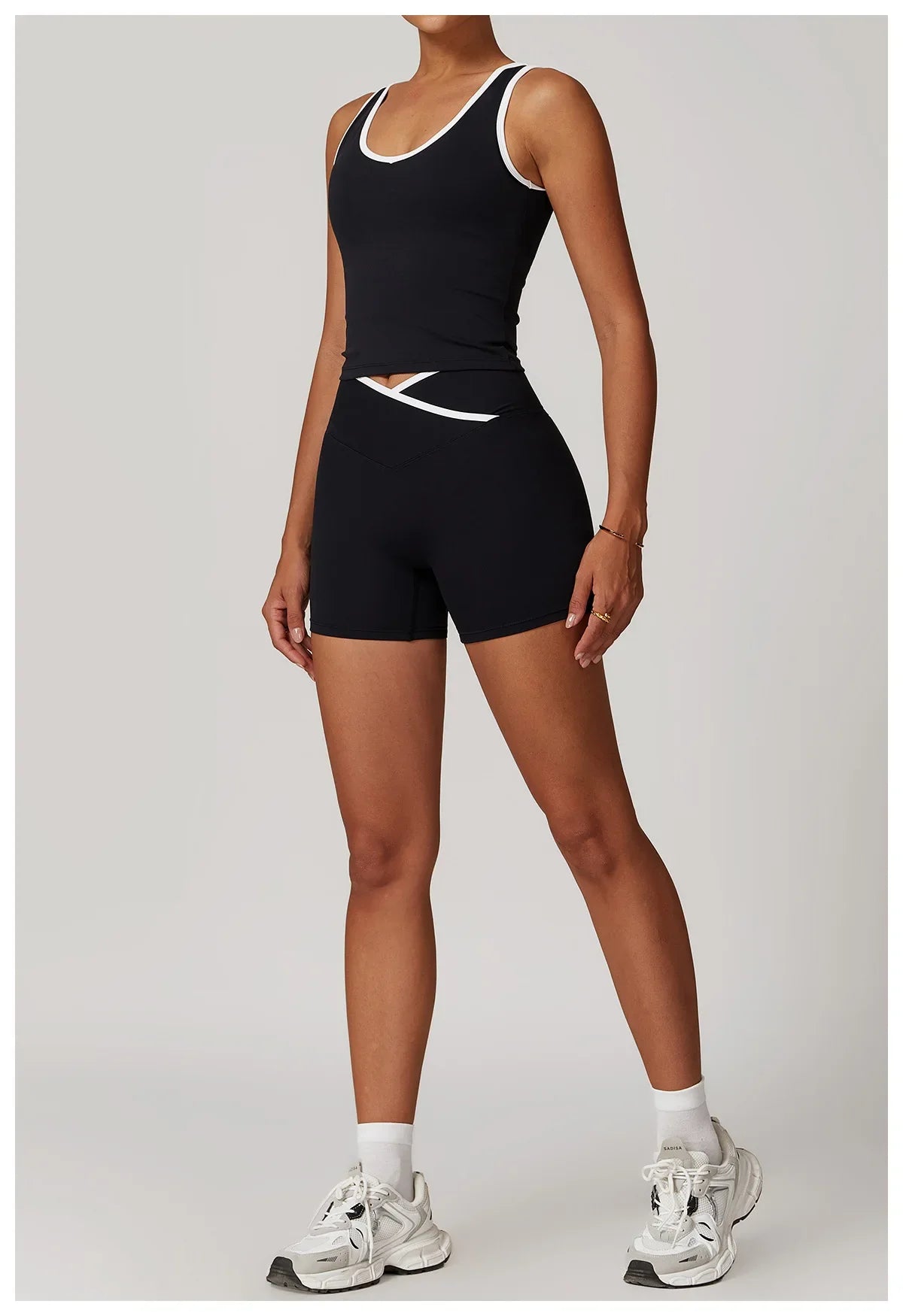 Active Line – Contrast Trim Tank