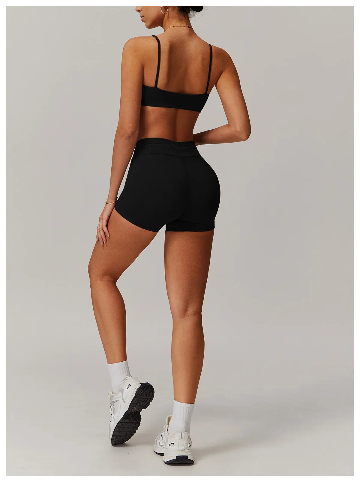 Ease Core Short – Bandeau Bra & Biker Set